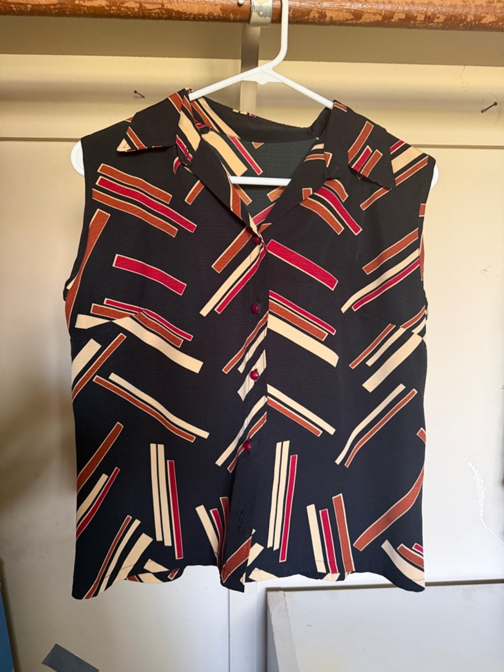 Sleeveless Button-Front Black Geometric Print Top